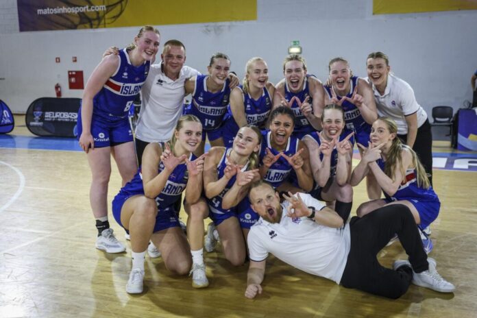 U20 landslið kvenna í 8 liða úrslit á EM
