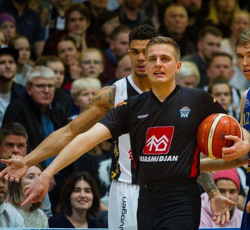 Ísak Ernir dæmir í Sumardeild NBA