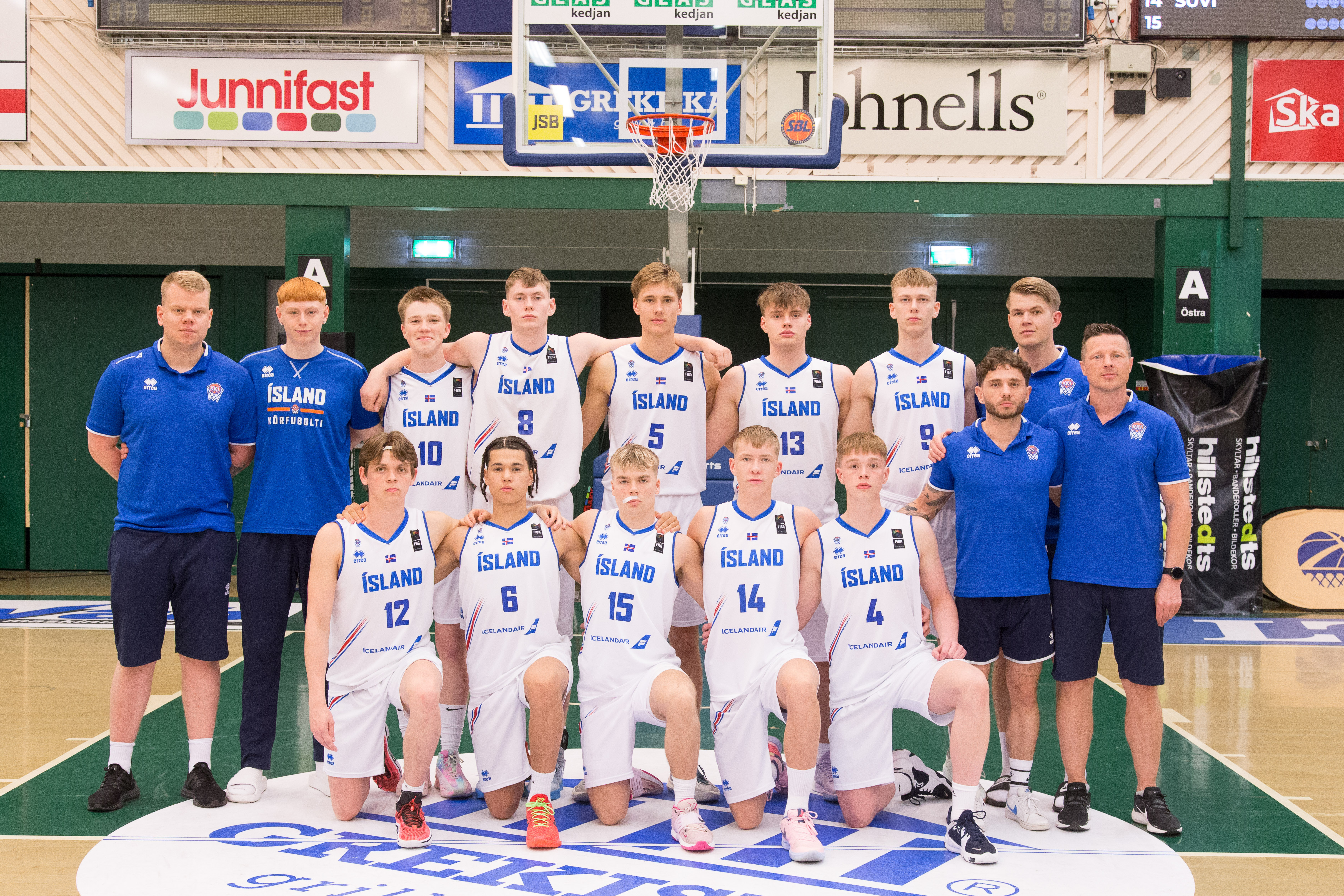 U18 strákar hefja keppni á morgun