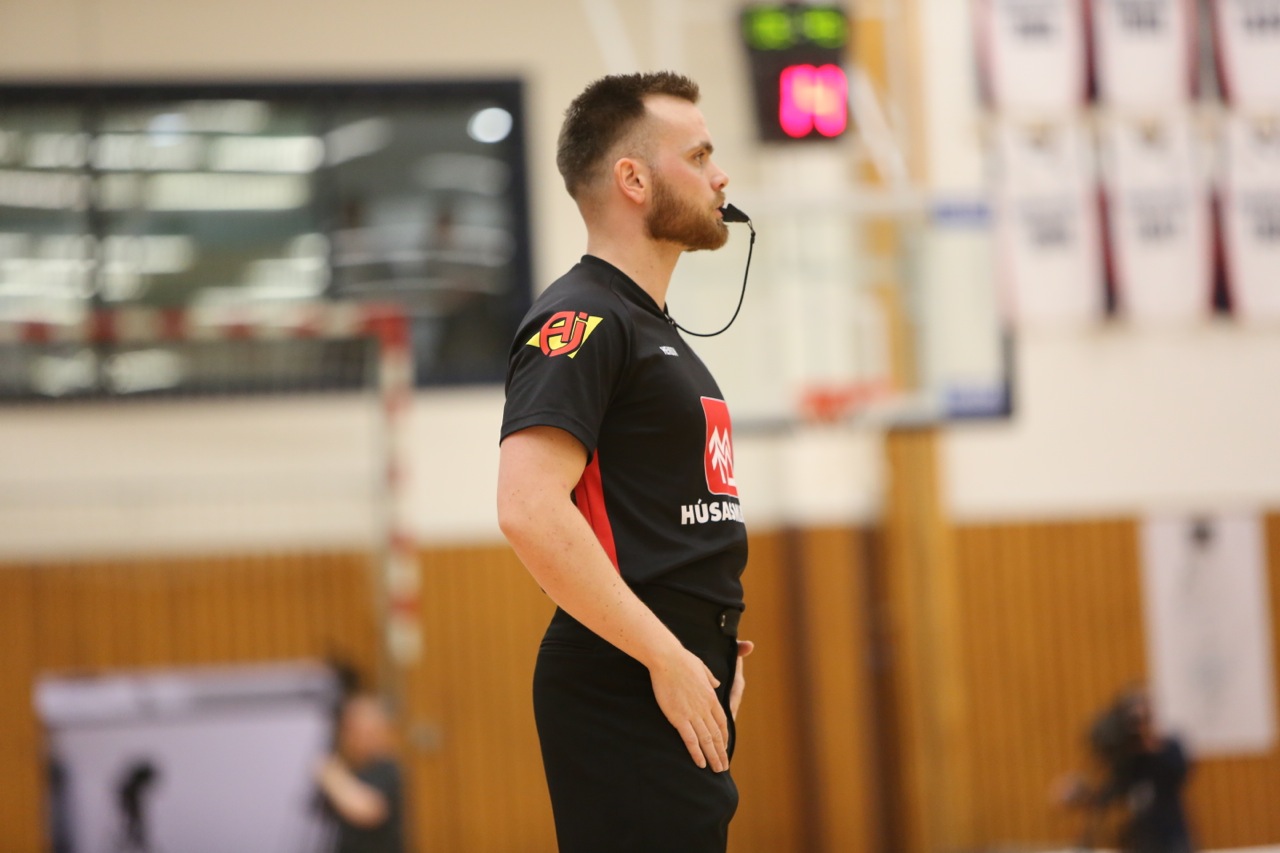 Davíð Tómas dæmir sinn fyrsta leik sem FIBA dómari