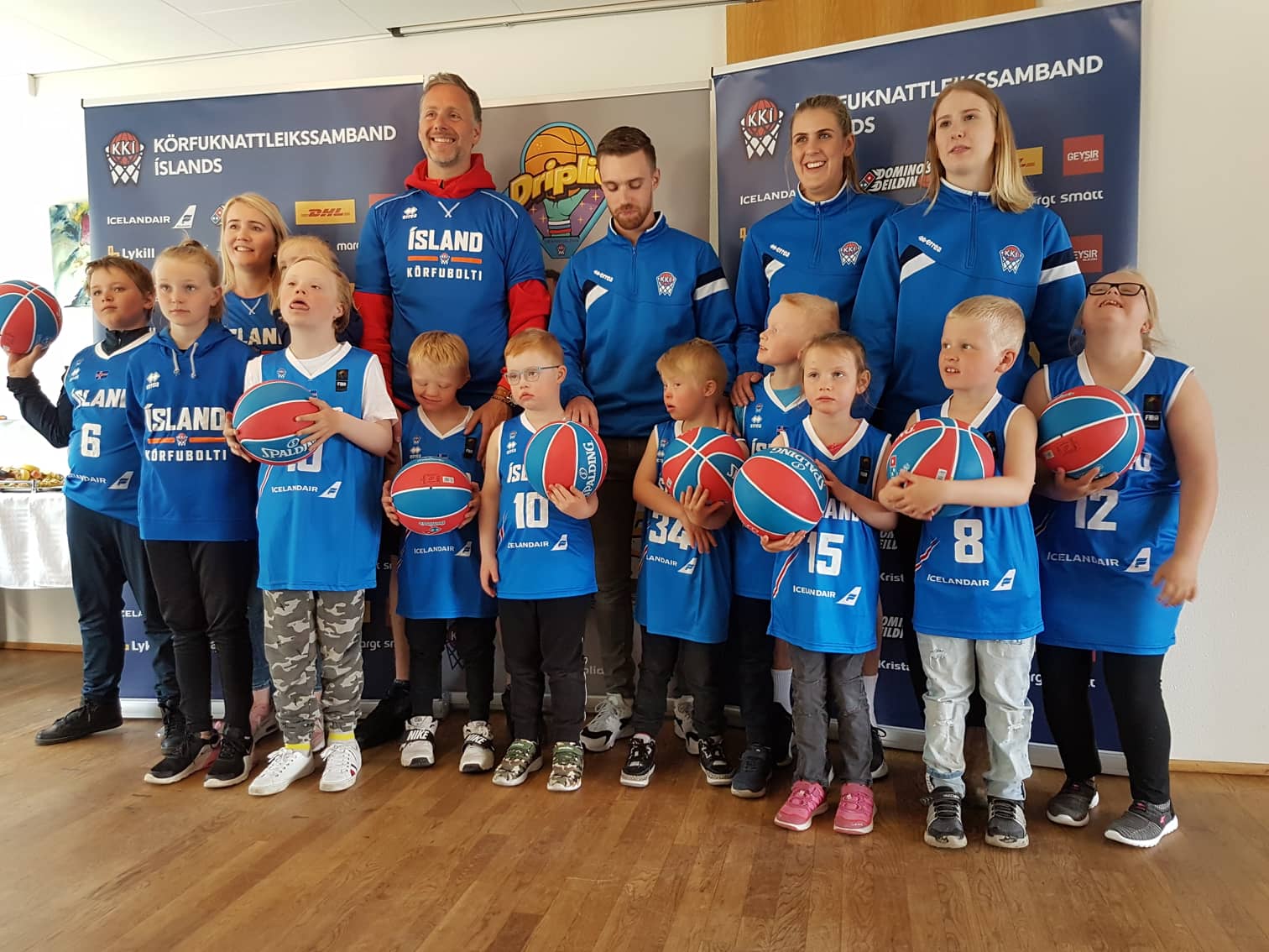 Æfingahópur barna með sérþarfir verðlaunuð af KKÍ, ÍF og Errea