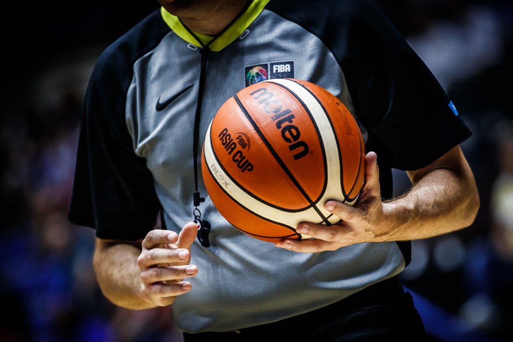 Rúnar Birgir eftirlitsmaður FIBA við störf í Póllandi í kvöld og annað kvöld